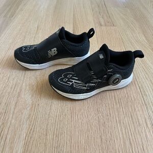 New Balance Boys Gel Soft Dynamo Boa Sneakers. Size 12. Excellent condition